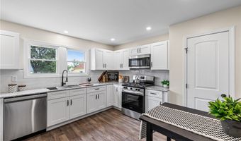 89 Center St, Evans, NY 14006