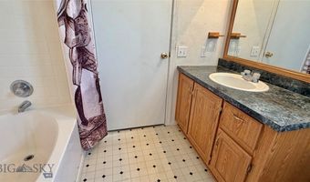 811 Golden W Dr, Belgrade, MT 59714