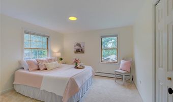 31 Edgewater Rd, Narragansett, RI 02882