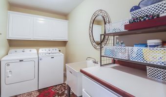9249 Taylor Dr, Biloxi, MS 39532