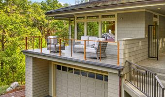 545 Ashland Creek Dr, Ashland, OR 97520