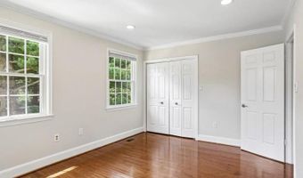 3217 SUTTON Pl NW A, Washington, DC 20016