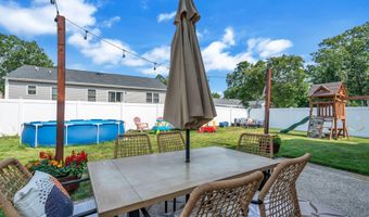 728 Neptune Ave, Beachwood, NJ 08722