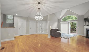 1 Hollyhock Knoll Ct 1, Bourne, MA 02532