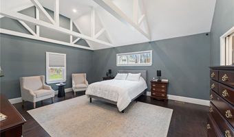 6 Knowlton Ct, Bristol, RI 02809