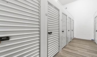 117 W 2ND St 202, Bayonne, NJ 07002