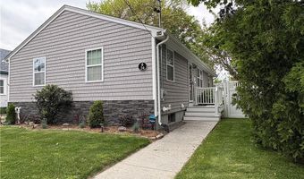 24 Southmayd St, Newport, RI 02840