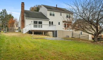 38 QUAIL HOLLOW Dr, Hockessin, DE 19707