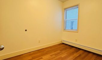 81 W 27TH St 1, Bayonne, NJ 07002