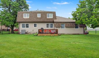 302 Village Cir, Altoona, IA 50009