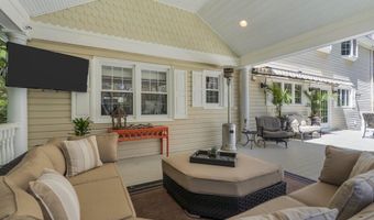 14 Bunker Hill Dr, Middletown, NJ 07748
