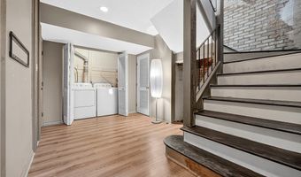 824 S Chillicothe Rd 11, Aurora, OH 44202