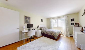293 Burroughs Dr, Amherst, NY 14226