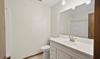 108 Hidden Meadow Rd, Apple Valley, MN 55124