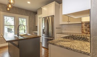 703 Johnson Ave, Ava, MO 65608