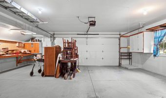 1107 Ashwood Dr, Auburn, IN 46706