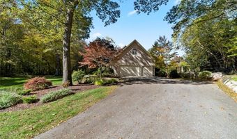 273 Finch Ln, North Kingstown, RI 02874