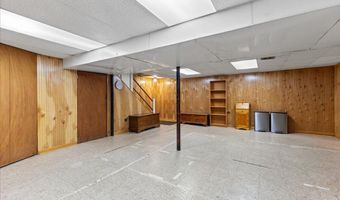 681 Archwood Dr, Ann Arbor, MI 48103