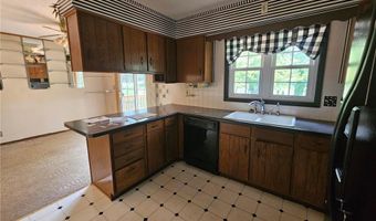 1810 Michaelle Ln, Albert Lea, MN 56007