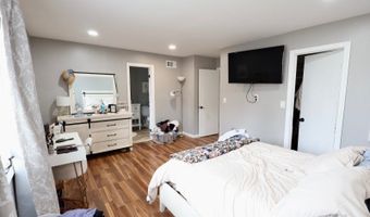 4 Sickle St, Andover, NJ 07801