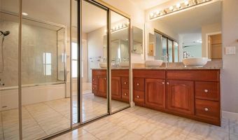 507 Glenmeadow Dr, Ballwin, MO 63011