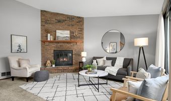 8296 144th St W, Apple Valley, MN 55124