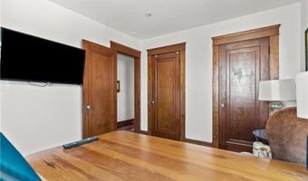 123 Beacon St, Middletown, RI 02842