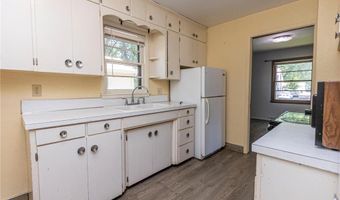 1318 Irving St, Alexandria, MN 56308