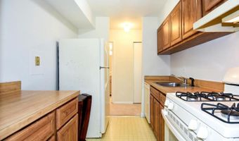 3302 WOODBURN VILLAGE Dr 23, Annandale, VA 22003