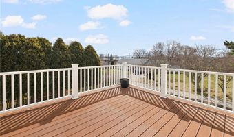 14 Hulls Ct, Jamestown, RI 02835