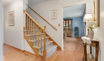 710 Sprucetree Ln, Algonquin, IL 60102