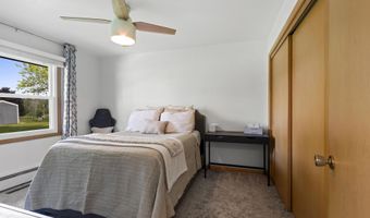 325 W GREENFIELD Ave, Algoma, WI 54201
