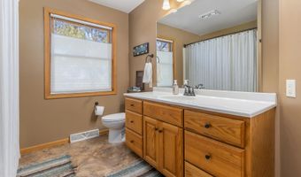 38397 Richmond Heights Dr, Aberdeen, SD 57401