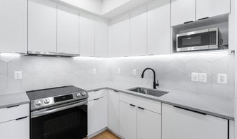 733 8TH St SE 202, Washington, DC 20003