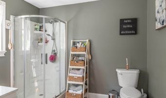 123 Lasalle Dr, Bangor, ME 04401