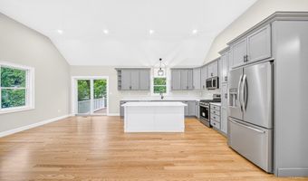 6 Mchugh Ave, Billerica, MA 01821