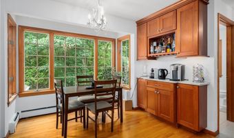 165 Lynn Cir, East Greenwich, RI 02818