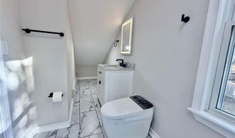 4 Arcade St, Johnston, RI 02919