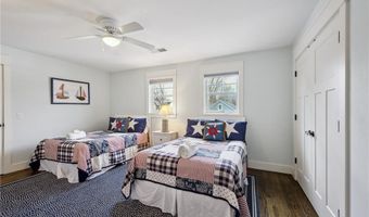67 Caswell St, Narragansett, RI 02882