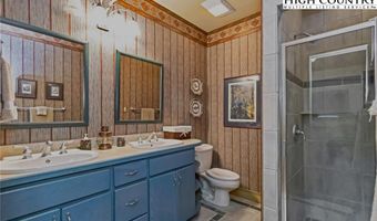430 Crooked Creek Ln, Banner Elk, NC 28604