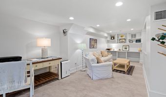 27 Prospect Hill Rd, Branford, CT 06405