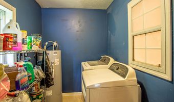 800 Pond Lick Rd, Annville, KY 40402