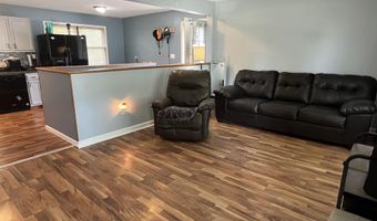 105 S 6th St, Albia, IA 52531