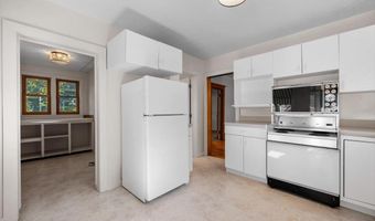 823 Harding St, Belle Fourche, SD 57717