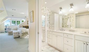 315 Ocean Ave, Newport, RI 02840
