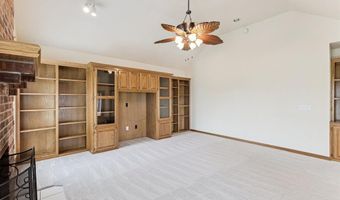 506 Fieldcrest Dr, Chickasha, OK 73018