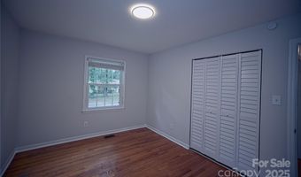 6212 Snowcrest Ct, Charlotte, NC 28212