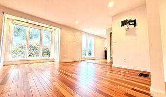 74 Plymouth Rd, East Providence, RI 02914