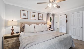 100 HUMMINGBIRD Cir, Alabaster, AL 35007