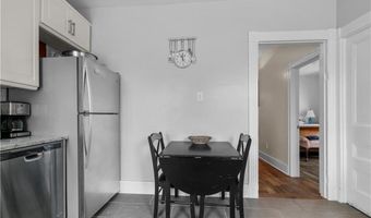 8 Franklin St 3, Newport, RI 02840